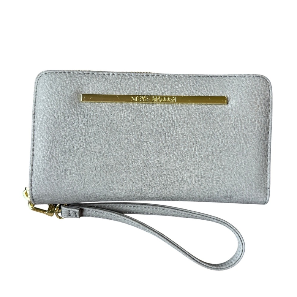 Steve Madden Grey Pebbled Zip Around Wristlet Wallet Gold Hardware Faux Leather